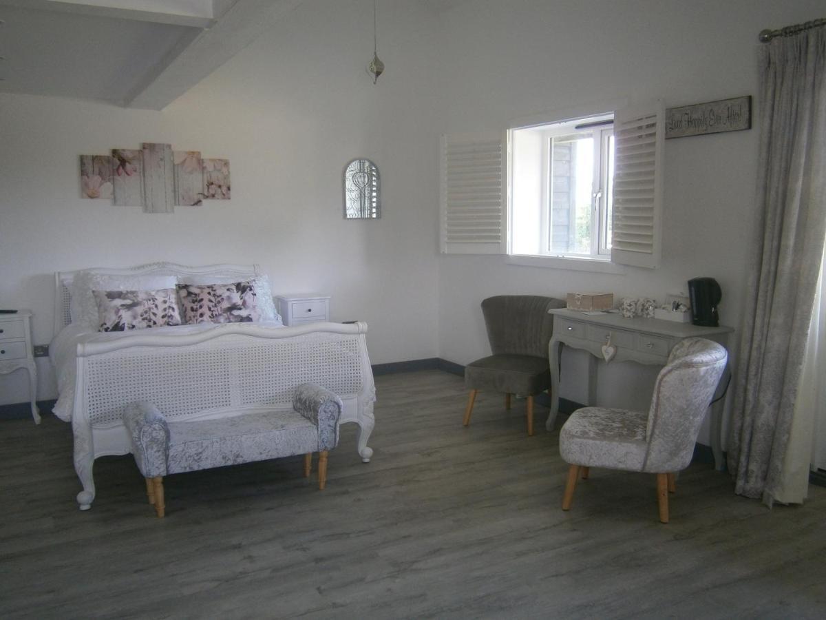 The Crown Lodges Deal Exterior foto